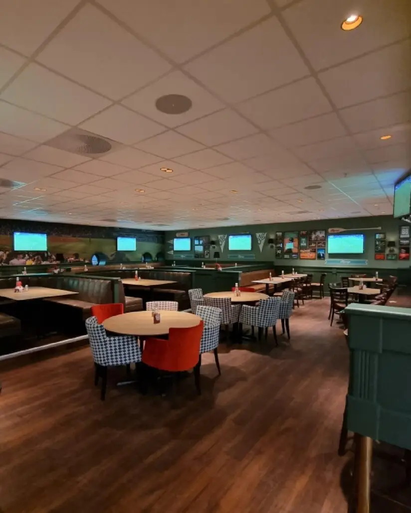 O’Learys – Tromsø Lufthavn – restaurantinteriør fra Sodai (bilde 3 av 7)