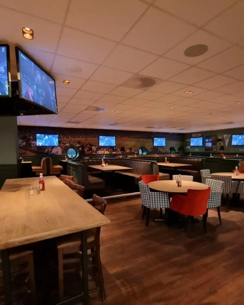 O’Learys – Tromsø Lufthavn – restaurantinteriør fra Sodai (bilde 4 av 7)