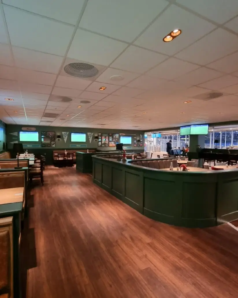O’Learys – Tromsø Lufthavn – restaurantinteriør fra Sodai (bilde 6 av 7)
