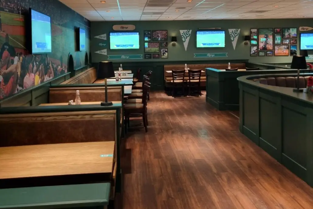 O’Learys – Tromsø Lufthavn – restaurantinteriør fra Sodai (bilde 7 av 7)